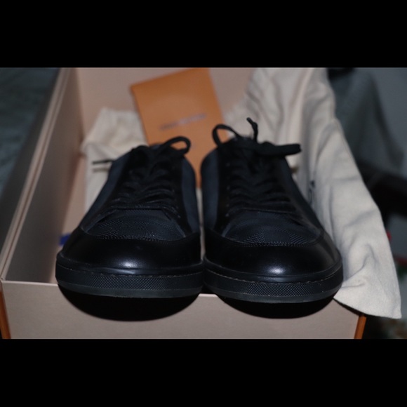 LV offshore sneakers SZ 9 - Picture 1 of 7